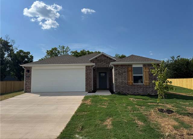 Property at 513 Arizona St, Fayetteville, AR 72730, 4 beds, 2 baths
