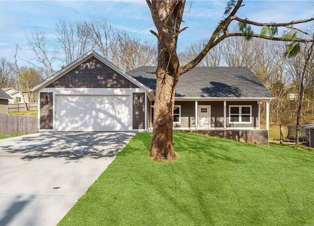 Property at 41 Overton Dr, Bella Vista, AR 72714, 3 beds, 2.5 baths