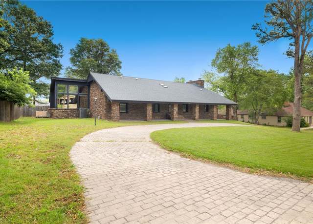 Property at 213 Suttle Dr, Springdale, AR 72764, 3 beds, 3 baths