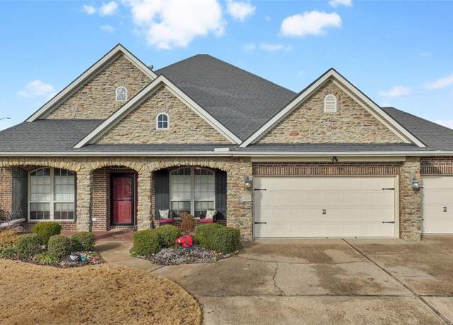 Property at 1402 SW Wisteria Ave, Bentonville, AR 72713, 4 beds, 3.5 baths