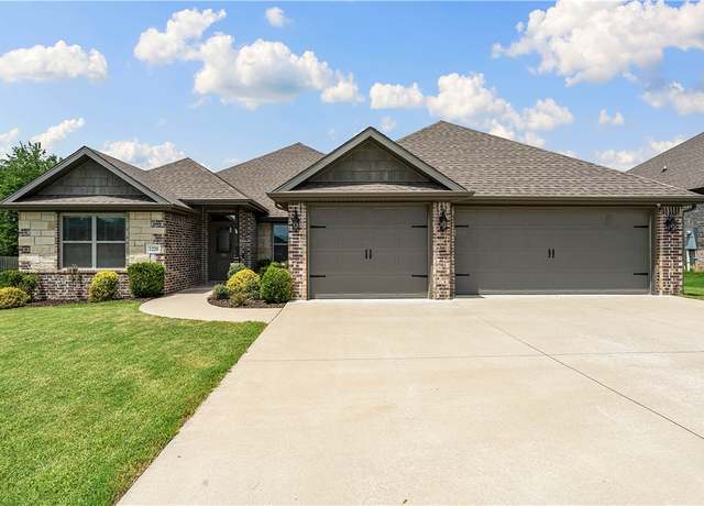 Property at 1228 Bradley St, Centerton, AR 72719, 5 beds, 2.5 baths