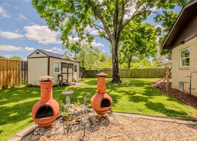 Property at 314 Crestview Dr, Bentonville, AR 72712, 3 beds, 2 baths
