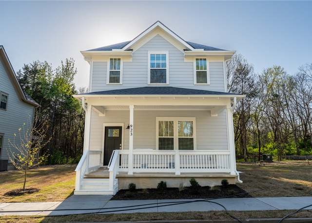 Property at 923 S Waxflower Ave, Fayetteville, AR 72701, 3 beds, 3 baths