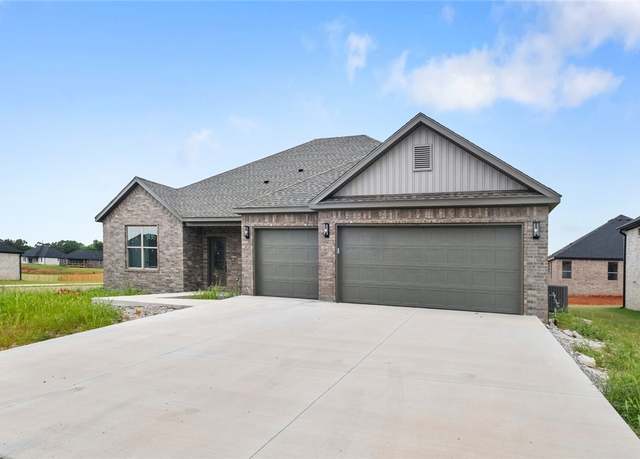 Property at 4835 Cowboy St, Springdale, AR 72762, 4 beds, 3 baths