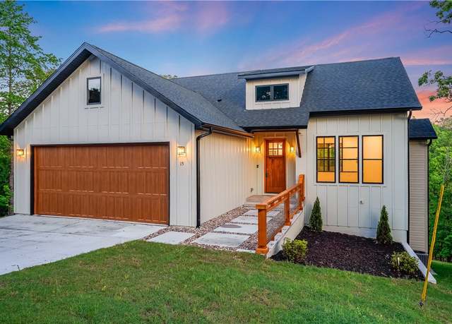 Property at 15 Montgomery Ln, Bella Vista, AR 72715, 3 beds, 2.5 baths
