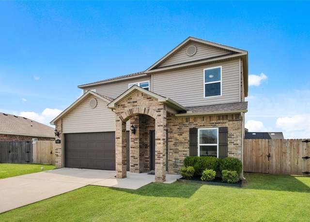 Property at 4424 Cornwall St, Springdale, AR 72762, 3 beds, 2.5 baths