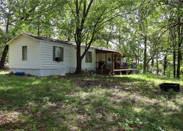 Property at 16447 Hook Dr, Siloam Springs, AR 72761, 4 beds, 2 baths