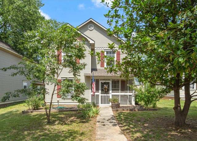 Property at 113 W Tahlequah St, Siloam Springs, AR 72761, 3 beds, 2.5 baths