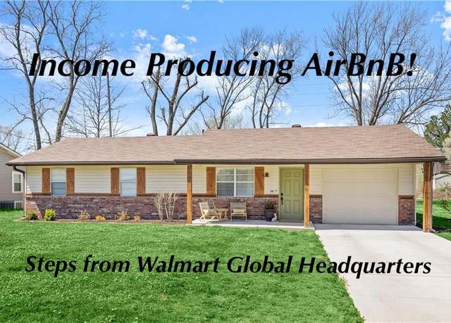 Property at 804 SE G St, Bentonville, AR 72712, 3 beds, 1 bath