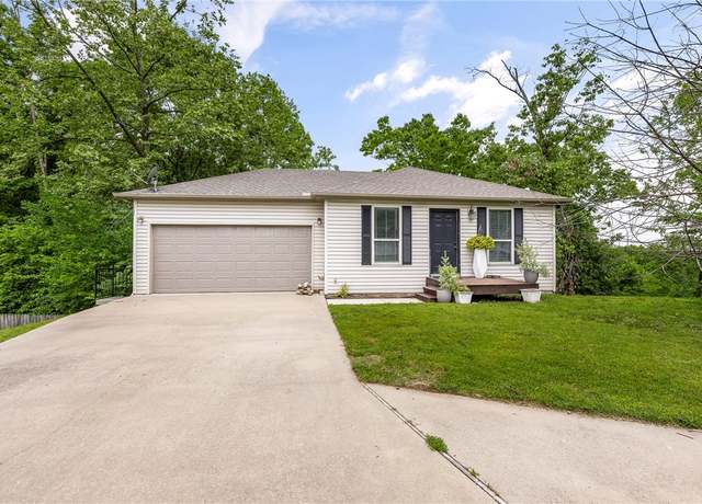 Property at 1615 Cresent St, Bentonville, AR 72712, 2 beds, 2.5 baths