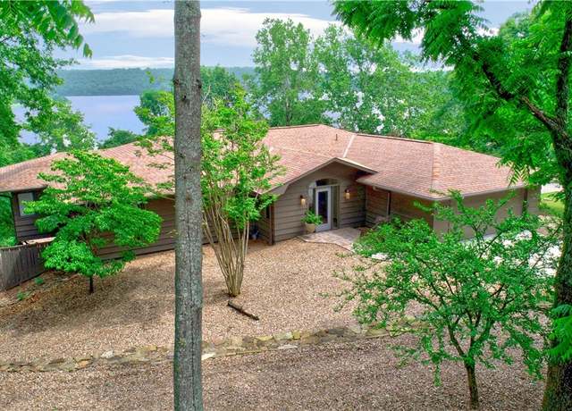 Property at 18964 Melanie Rd, Springdale, AR 72764, 4 beds, 3 baths