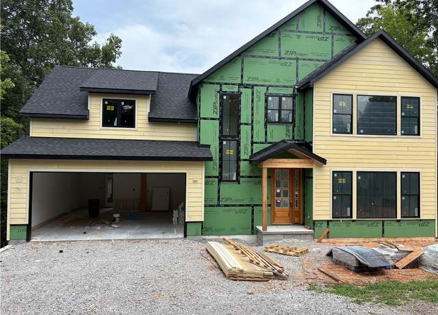 Property at 6 Chatburn Dr, Bella Vista, AR 72715, 2 beds, 2.5 baths
