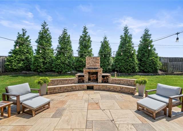 Property at 5617 Chadwick Dr, Rogers, AR 72758, 4 beds, 3 baths