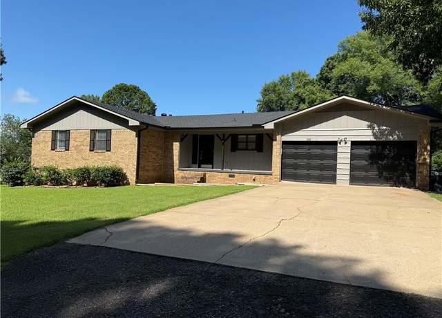 Property at 536 Old Post Rd, Russellville, AR 72802, 3 beds, 2 baths