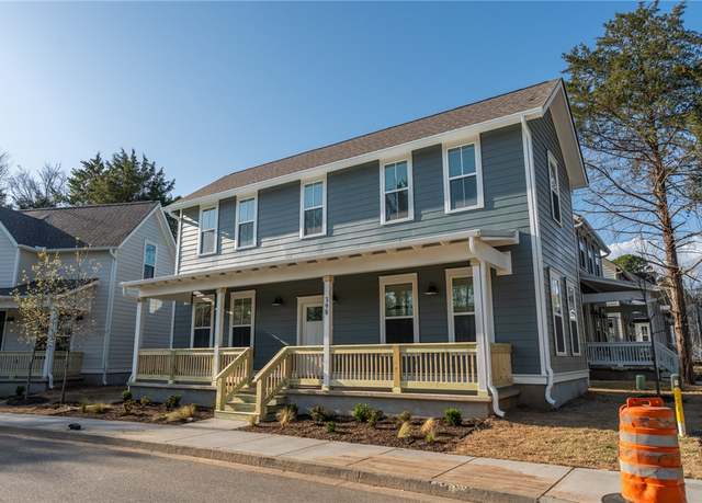 Property at 398 E 10th St, Fayetteville, AR 72701, 2 beds, 2.5 baths
