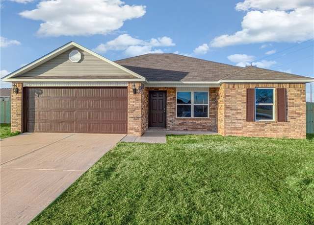 Property at 700 NW 68th Ave, Bentonville, AR 72713, 3 beds, 2 baths