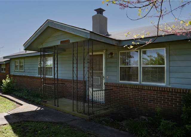 Property at 19493 16 Hwy, Siloam Springs, AR 72761, 3 beds, 2.5 baths