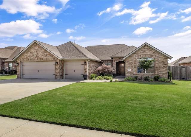 Property at 1056 Tarah Knolls Cir, Centerton, AR 72719, 4 beds, 2 baths