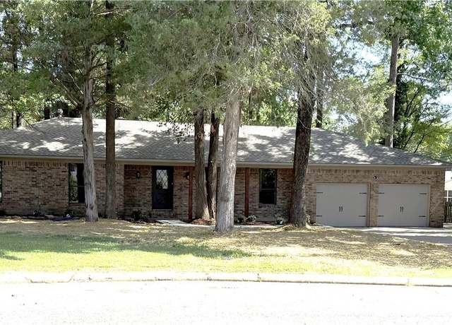 Property at 702 Forrestwood Ct, Russellville, AR 72801, 3 beds, 2 baths