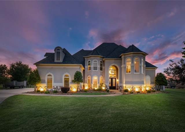 Property at 11896 Lakenheath Dr, Bentonville, AR 72712, 5 beds, 3.5 baths
