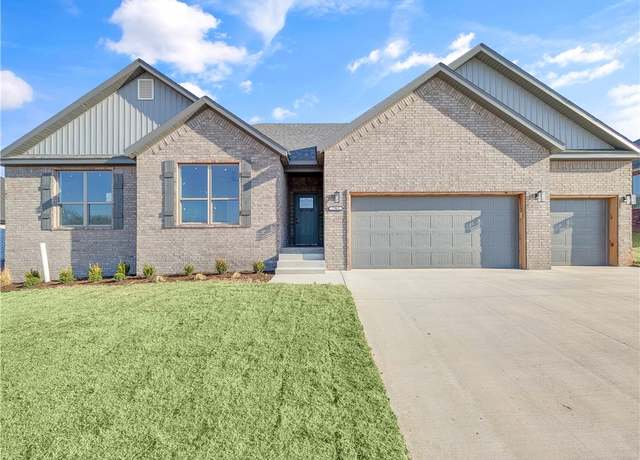 Property at 7962 Teton Trail Ave, Springdale, AR 72762, 4 beds, 2.5 baths