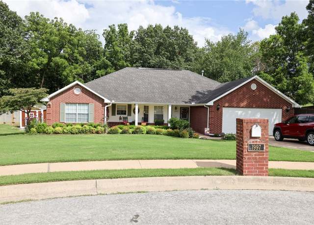 Property at 1997 NW Silverado Pl, Springdale, AR 72762, 3 beds, 2 baths