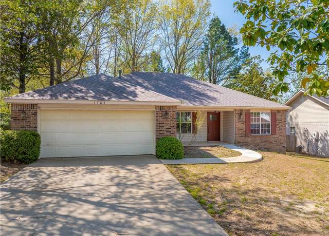 Property at 1765 Oxford Pl, Springdale, AR 72764, 3 beds, 2 baths