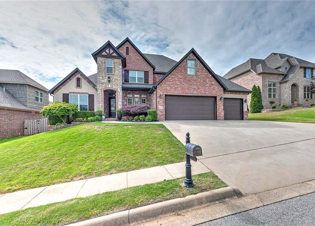 Property at 6918 W Altamonte Dr, Rogers, AR 72758, 5 beds, 4.5 baths