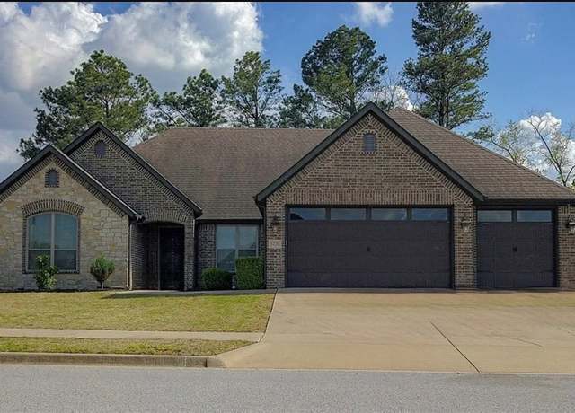 Property at 1730 Helen Ln, Bentonville, AR 72713, 4 beds, 2 baths