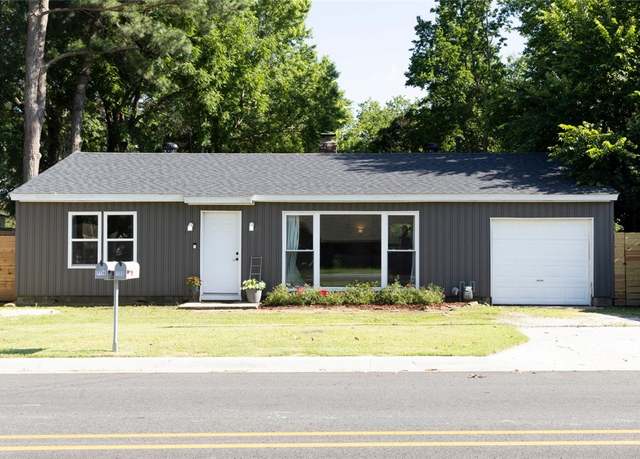 Property at 1133 W Deane St, Fayetteville, AR 72703, 2 beds, 1 bath