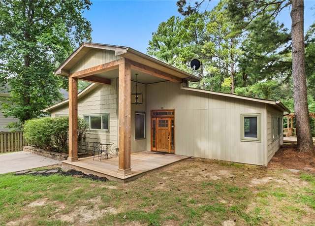 Property at 191 Palmer Ave, Fayetteville, AR 72701, 6 beds, 2 baths