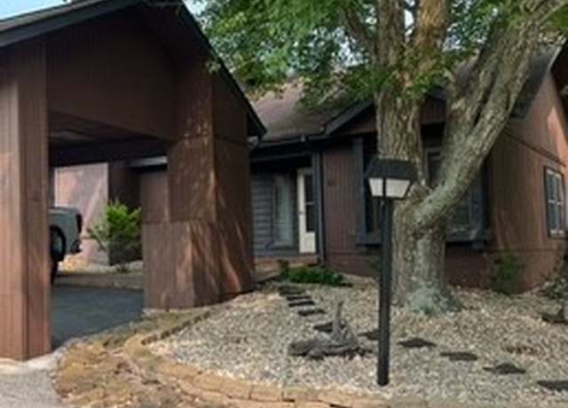 Property at 42 Melinda Ln, Bella Vista, AR 72714, 2 beds, 2 baths