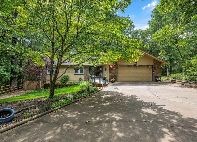 Property at 4 Harlow Ln, Bella Vista, AR 72715, 3 beds, 2 baths
