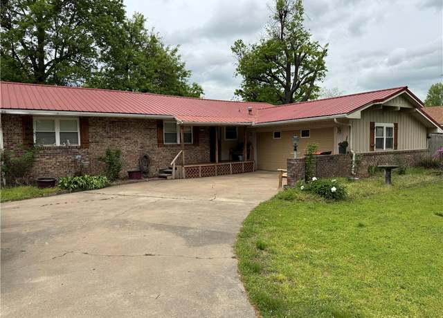 Property at 714 Henryetta St, Springdale, AR 72762, 3 beds, 2 baths