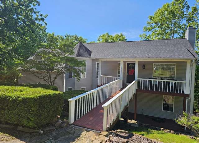 Property at 2341 N Fox Trl, Fayetteville, AR 72703, 5 beds, 3 baths