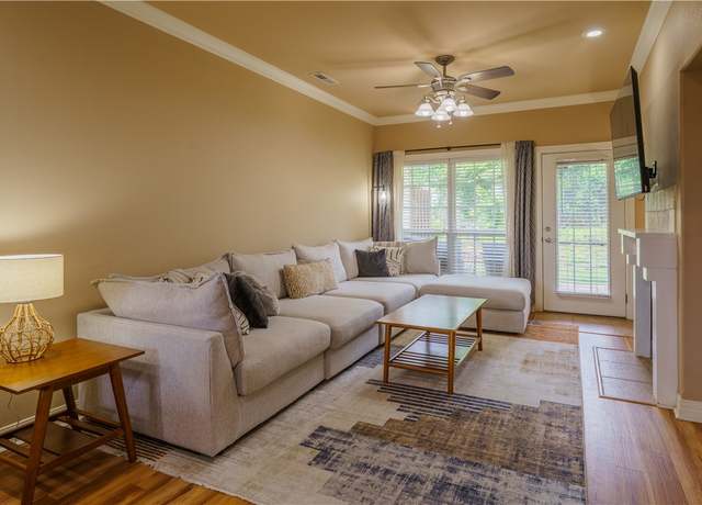 Property at 916 W Dixson St, Rogers, AR 72758, 3 beds, 2 baths