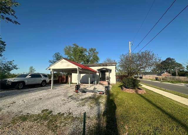 Property at 519 B St, Rogers, AR 72756, 2 beds, 1 bath