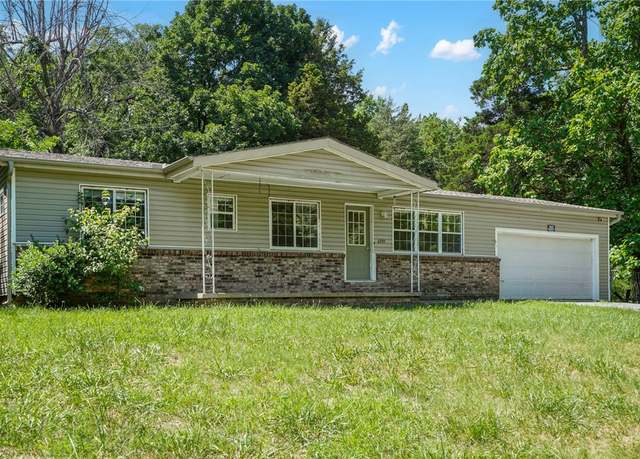 Property at 4295 W Martin Luther King Blvd, Fayetteville, AR 72704, 3 beds, 1.5 baths