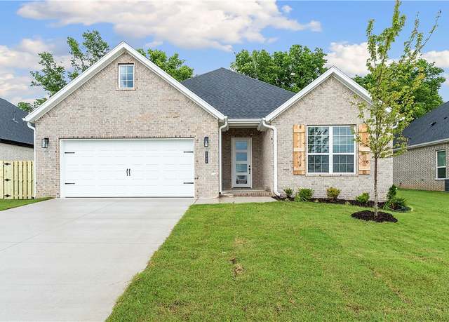 Property at 1304 Christman St, Pea Ridge, AR 72751, 3 beds, 2 baths