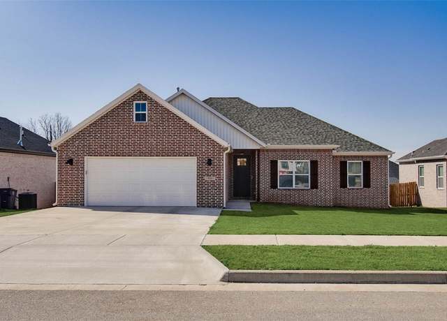 Property at 931 Round Top St, Prairie Grove, AR 72753, 4 beds, 2 baths