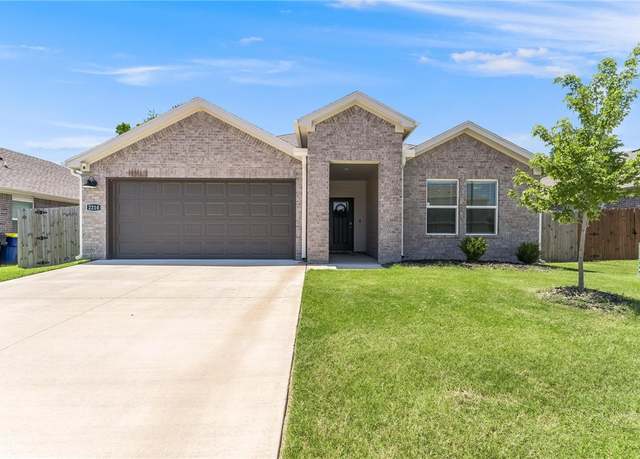 Property at 2210 S 10th St, Rogers, AR 72758, 4 beds, 2 baths