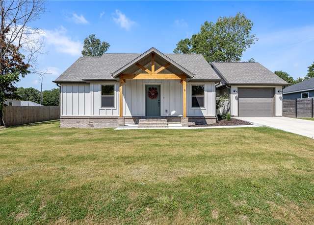 Property at 6 Bonhill Ln, Bella Vista, AR 72715, 2 beds, 2 baths