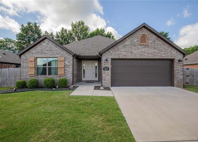 Property at 7655 Longspur Ave, Springdale, AR 72762, 3 beds, 2 baths