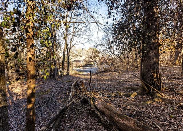 Property at N Oak Dr, Fayetteville, AR 72701