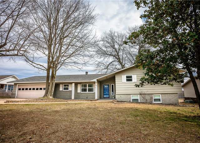 Property at 103 Cardinal St, Harrison, AR 72601, 3 beds, 2 baths