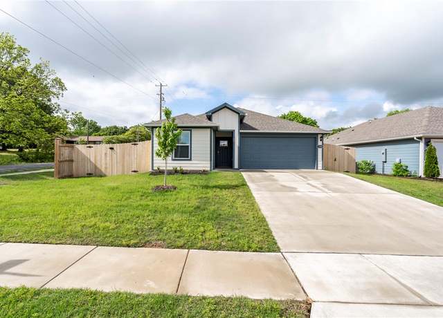 Property at 1300 Bates St, Gentry, AR 72734, 3 beds, 2 baths
