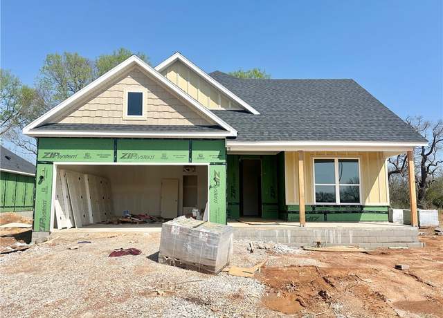 Property at 1302 Christman St, Pea Ridge, AR 72751, 4 beds, 2.5 baths