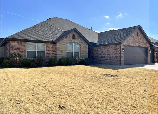 Property at 1805 SW Cypress St, Bentonville, AR 72713, 3 beds, 2 baths