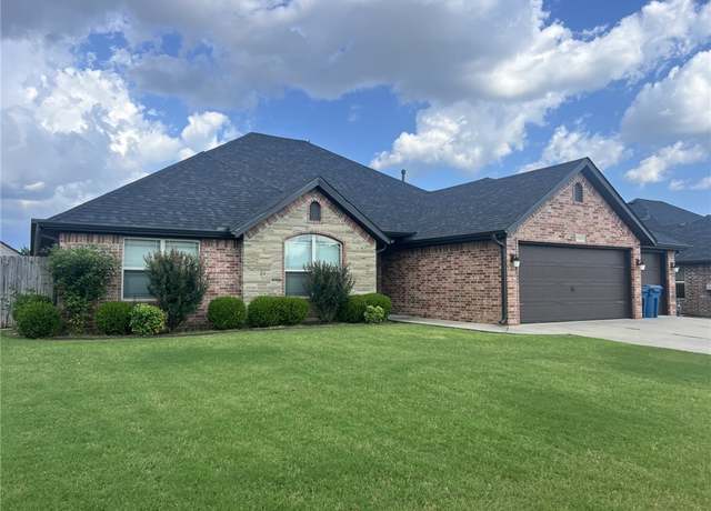 Property at 1805 SW Cypress St, Bentonville, AR 72713, 3 beds, 2 baths