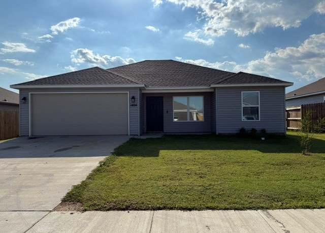 Property at 1404 Pampas St, Siloam Springs, AR 72761, 3 beds, 2 baths